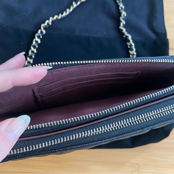 Chanel Clutch on Chain in black caviar leather - Picture 4 of 8